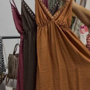 Vestido tachuelas corto